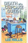 Death Of A Cupcake Queen (Hayley Powell Mystery)