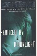 Seduced by Moonlight (Meredith Gentry, Book 3)