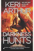 Darkness Hunts (Dark Angels)