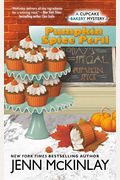 Pumpkin Spice Peril (Cupcake Bakery Mystery (2))